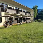Kameralny Przy Promenadzie - Domki, Apartamenty, 롯지 차르지코비