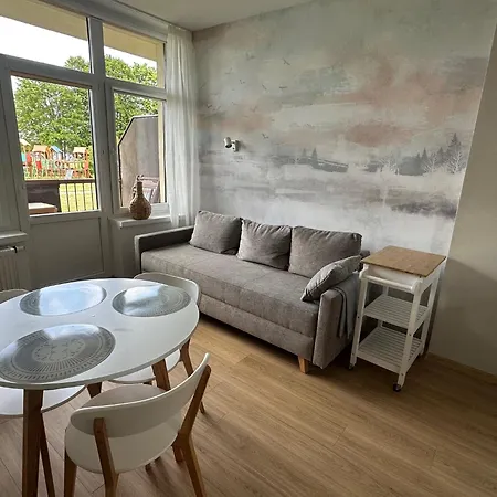 Lodge Kameralny Przy Promenadzie - Domki, Apartamenty, *