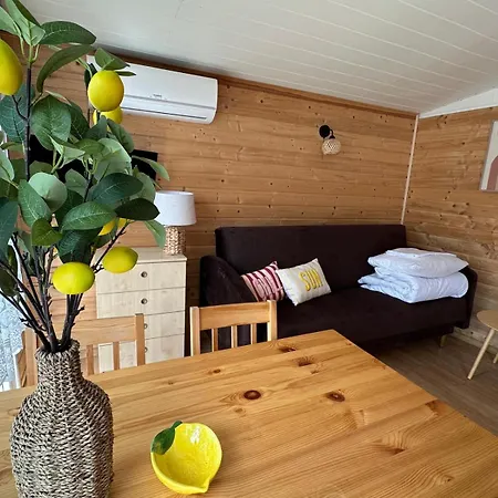 Kameralny Przy Promenadzie - Domki, Apartamenty, Gerendaház *