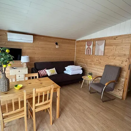 Kameralny Przy Promenadzie - Domki, Apartamenty,